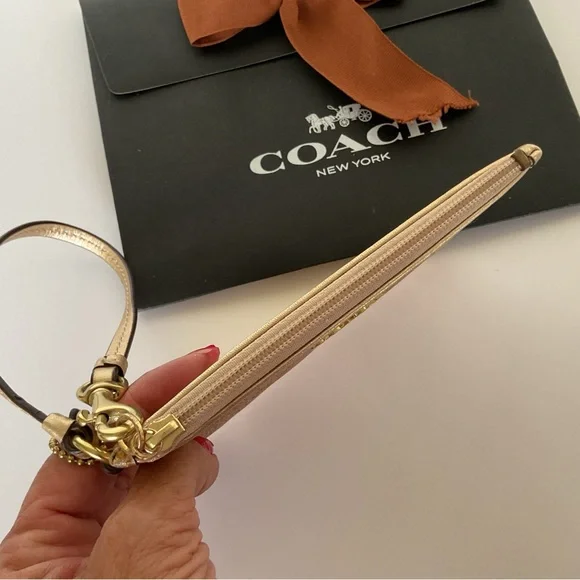 COACH GOLD GLITTER WRISTLET NWT - Picture 10 of 16